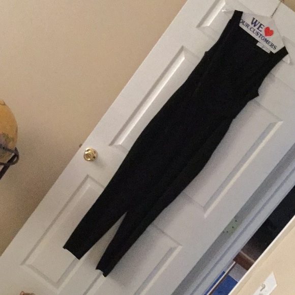 Ali & Jay sleeveless slim asymmetrical jumpsuit - Picture 11 of 16